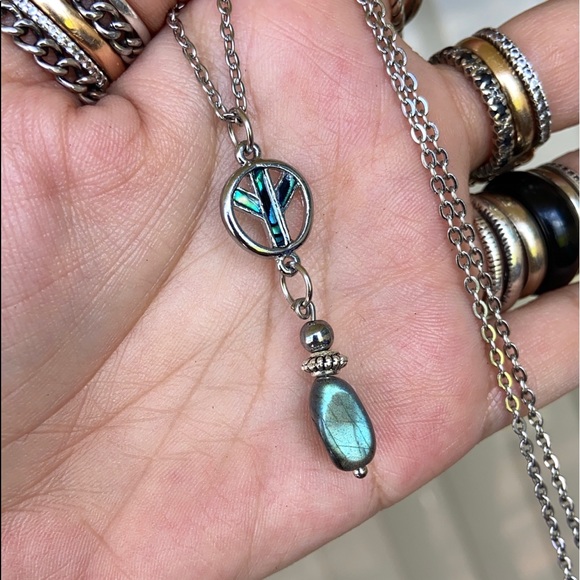 Peace sign Labradorite necklace . Abalone & labradorite gemstones . Steel chain - Picture 4 of 8